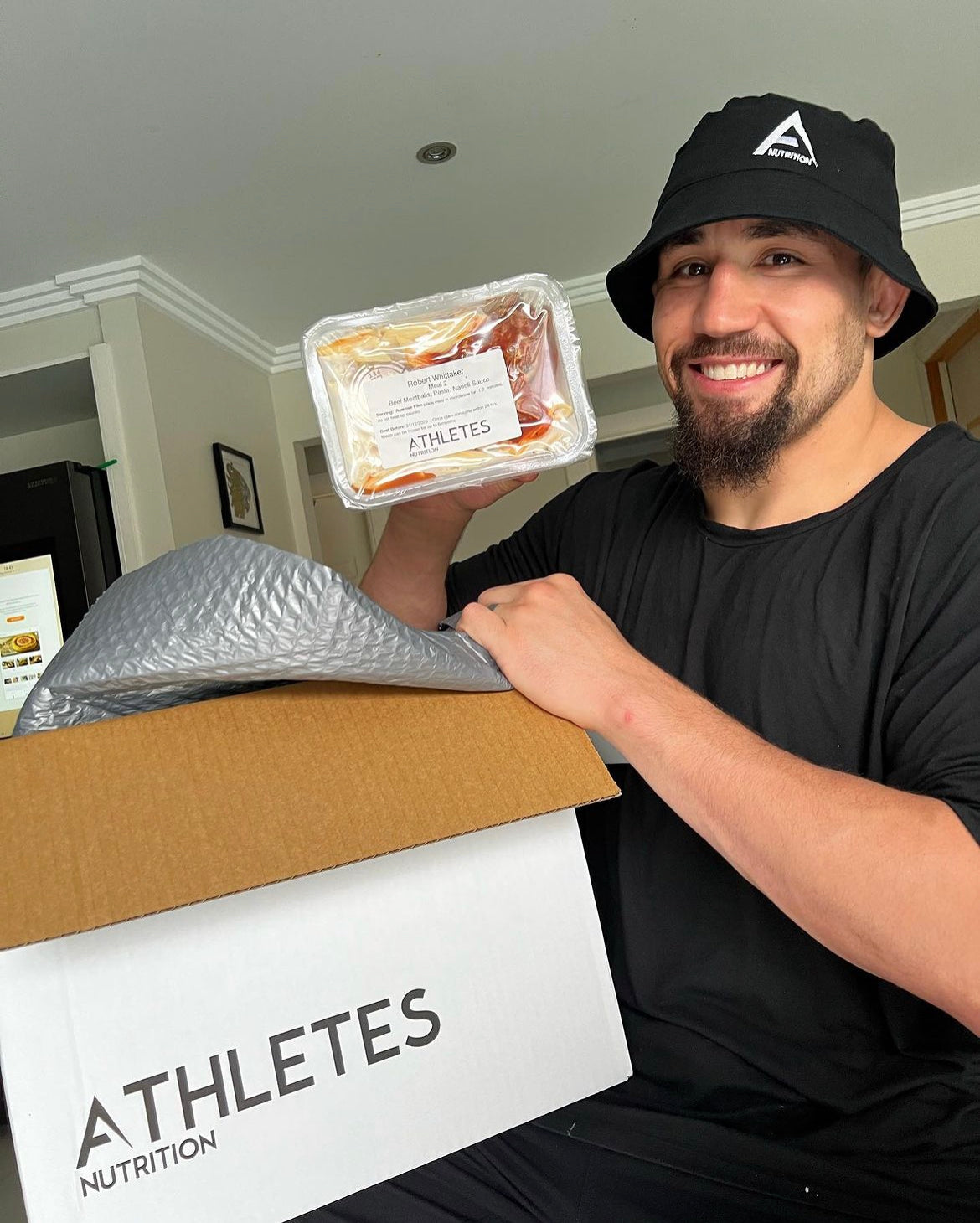 Robert Whittaker Prepares to take on Reiner de Ridder